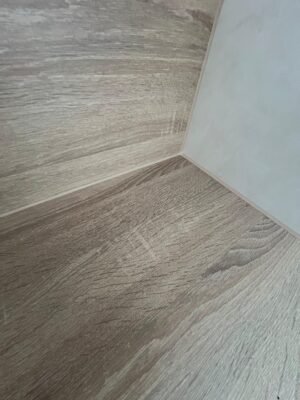 Klassische Rahmenfront-Küche Vienna — Eichen-Rückwand Detailansicht